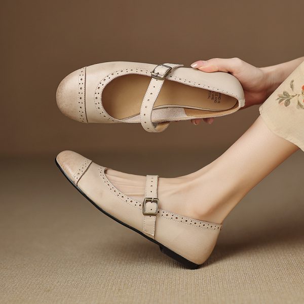 1688_image_share_47d1fcf6354380ad7499242f059733f7 Blush Pink Leather Mary Jane Flats – Perforated Round-Toe Buckle Shoes | Spring 2025 Collection