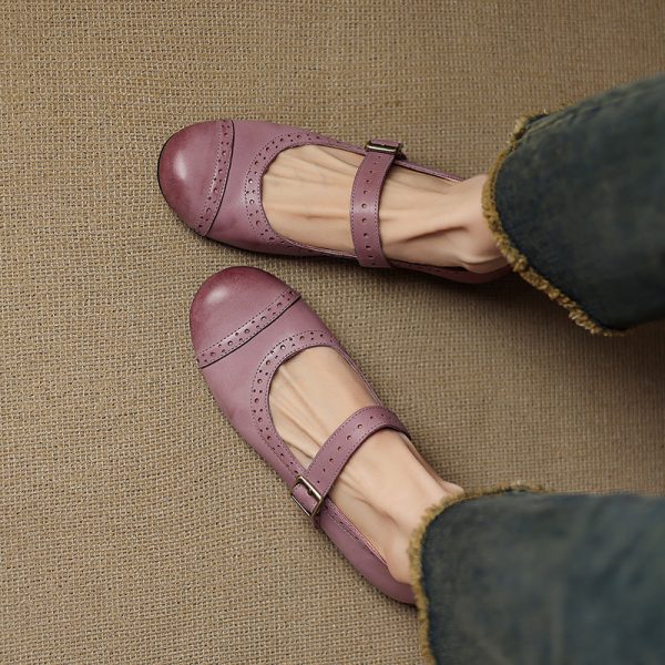 1688_image_share_dbe22aef4e74bd086c6ba7e200f2a5a6 Blush Pink Leather Mary Jane Flats – Perforated Round-Toe Buckle Shoes | Spring 2025 Collection