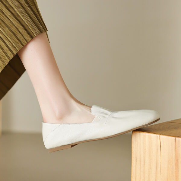 Super Soft~ Women's Square-Toe Flat Shoes, All-Leather Comfortable Flat Grandmother Shoes, Soft-Soled Slip-On Lazy Deep-Mouth Leather Shoes
