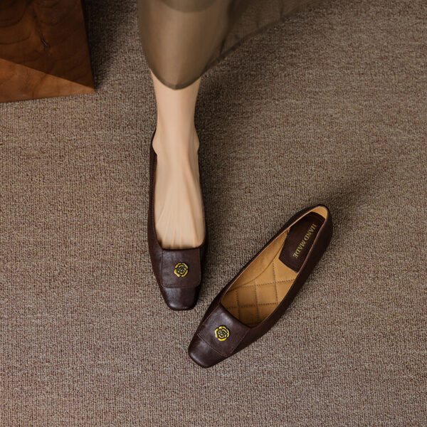 羊皮复古山茶花平底单鞋女小方头平跟软皮鞋软底奶奶鞋舒适女鞋 Women's Sheepskin Vintage Camellia Flat Shoes, Square Toe Low Heel Soft Leather, Soft Sole Grandma Shoes, Comfortable Ladies' Footwear